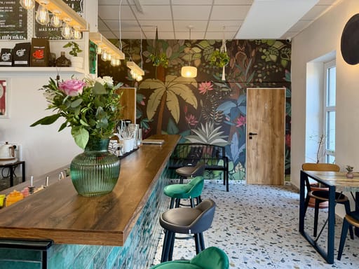 Bar s nástěnnou malbou